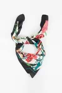 Foulard - noir offre à 6,99€ sur ZEB