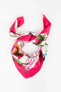 Foulard - rose offre à 6,99€ sur ZEB