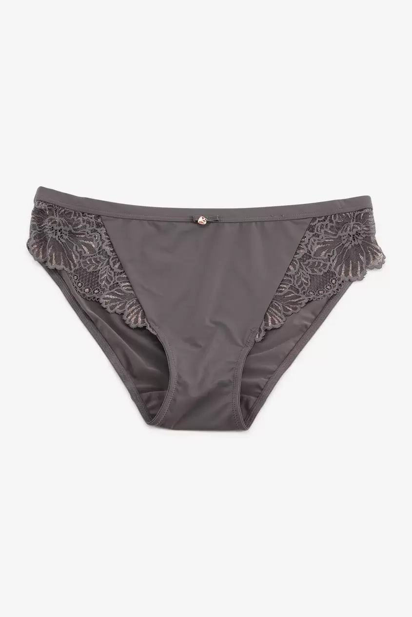 Grijze slip met bronzen bloemen en kant offre à 14,99€ sur Bel&Bo