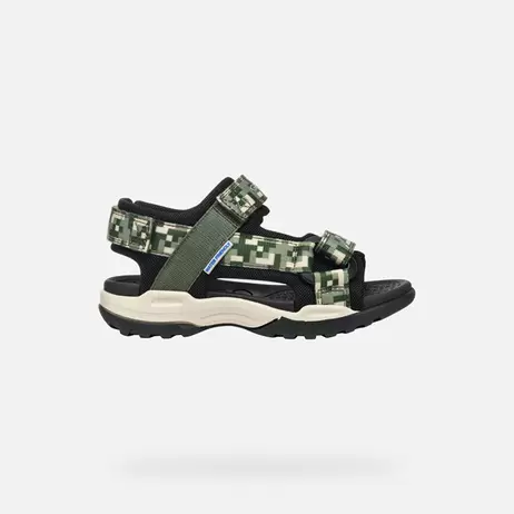 BOREALIS JUNIOR offre à 629572,9€ sur Geox