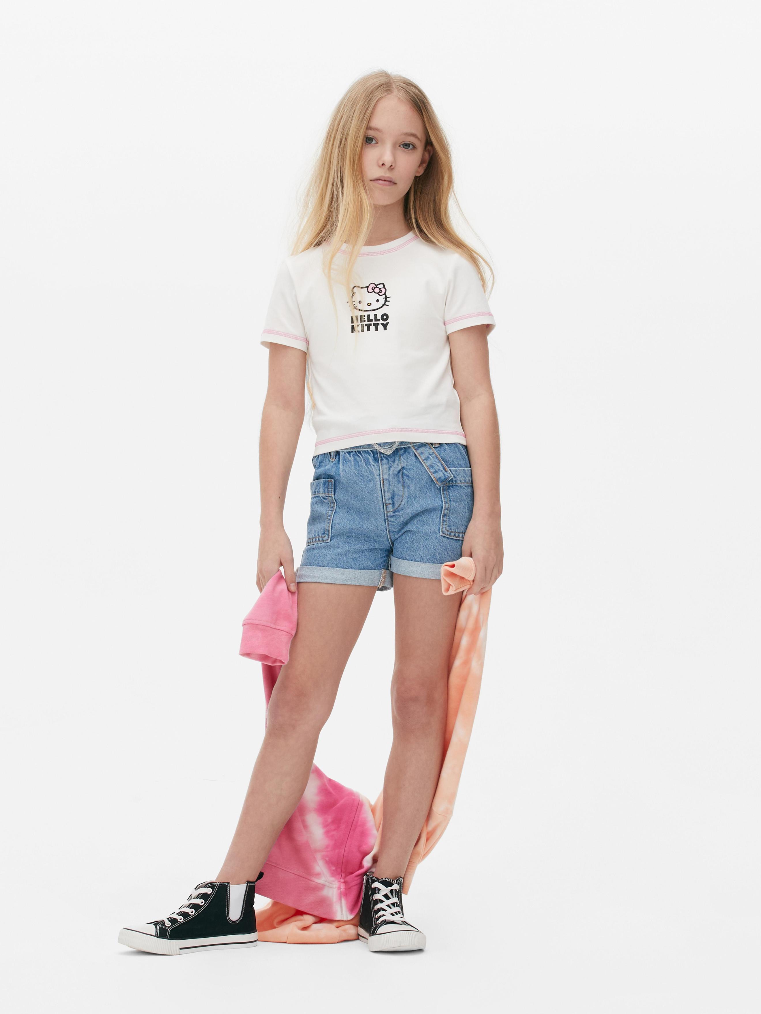 T-shirt brodé Hello Kitty 50e anniversaire offre à 10€ sur Primark