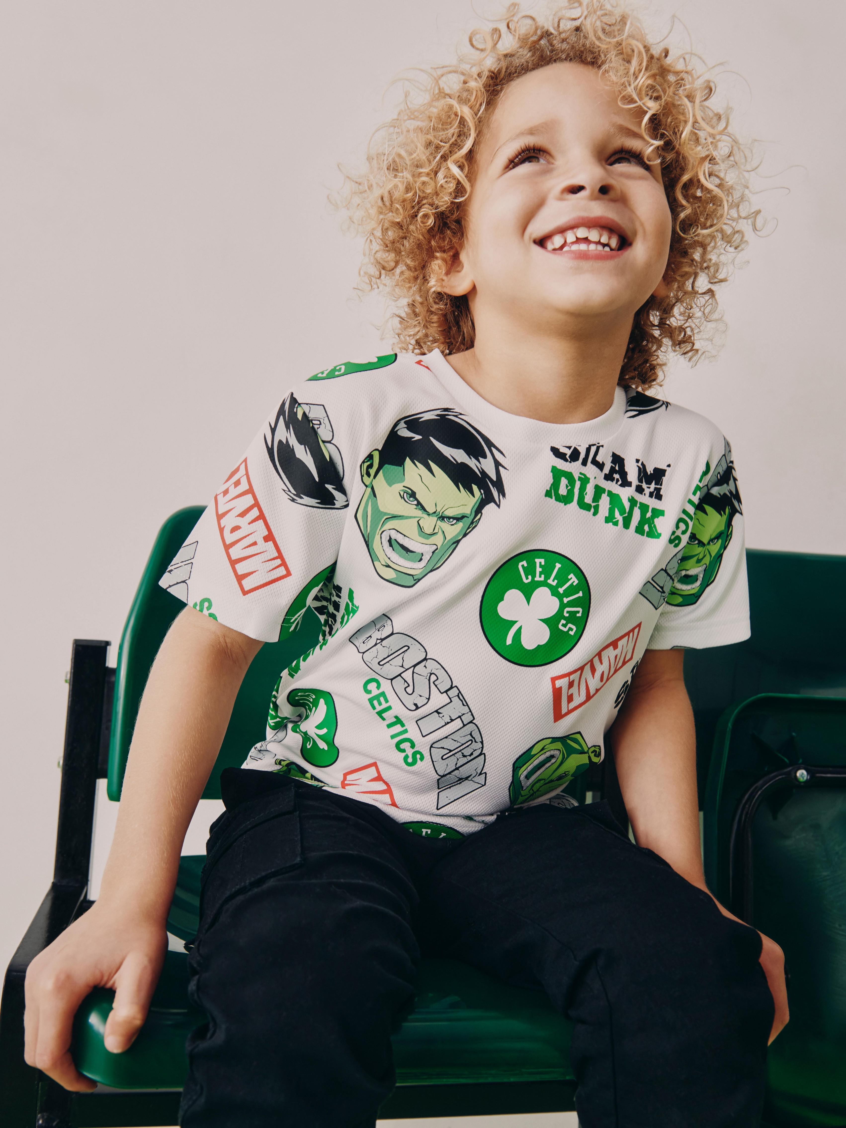 T-shirt NBA Boston Celtics et Marvel Hulk offre à 10€ sur Primark