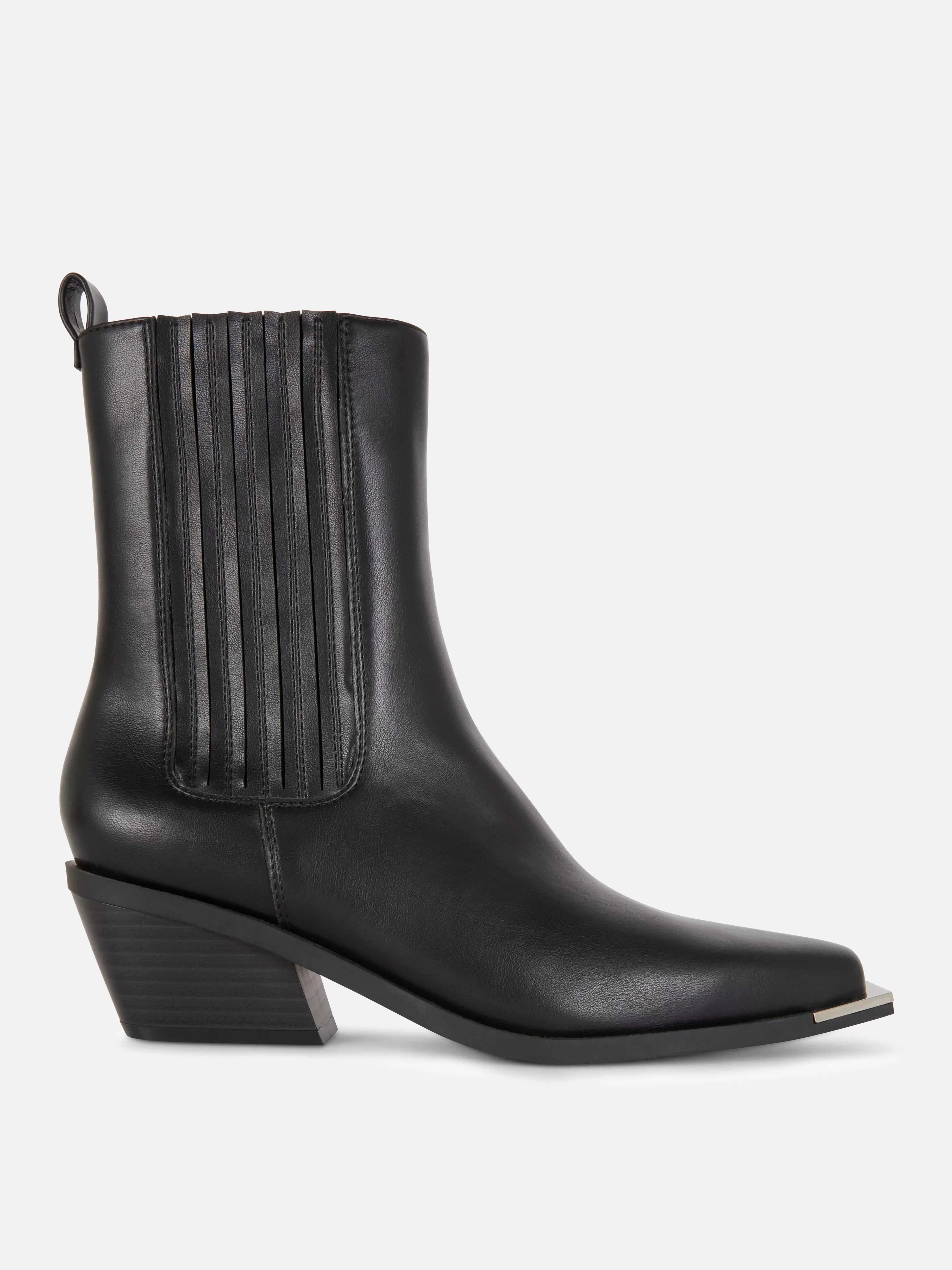 Bottes santiags en simili cuir offre à 24€ sur Primark