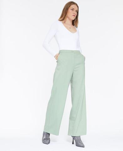 Pantalon large et droit taille haute offre à 29,99€ sur Pimkie