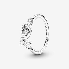 Mum Pavé Heart Ring offre à 49€ sur Pandora