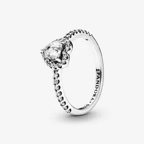 Elevated Heart Ring offre à 79€ sur Pandora