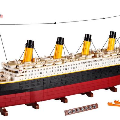 LEGO® Le Titanic offre à 679,99€ sur LEGO
