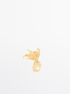 Ear cuff avec fleur offre à 39,95€ sur Massimo Dutti