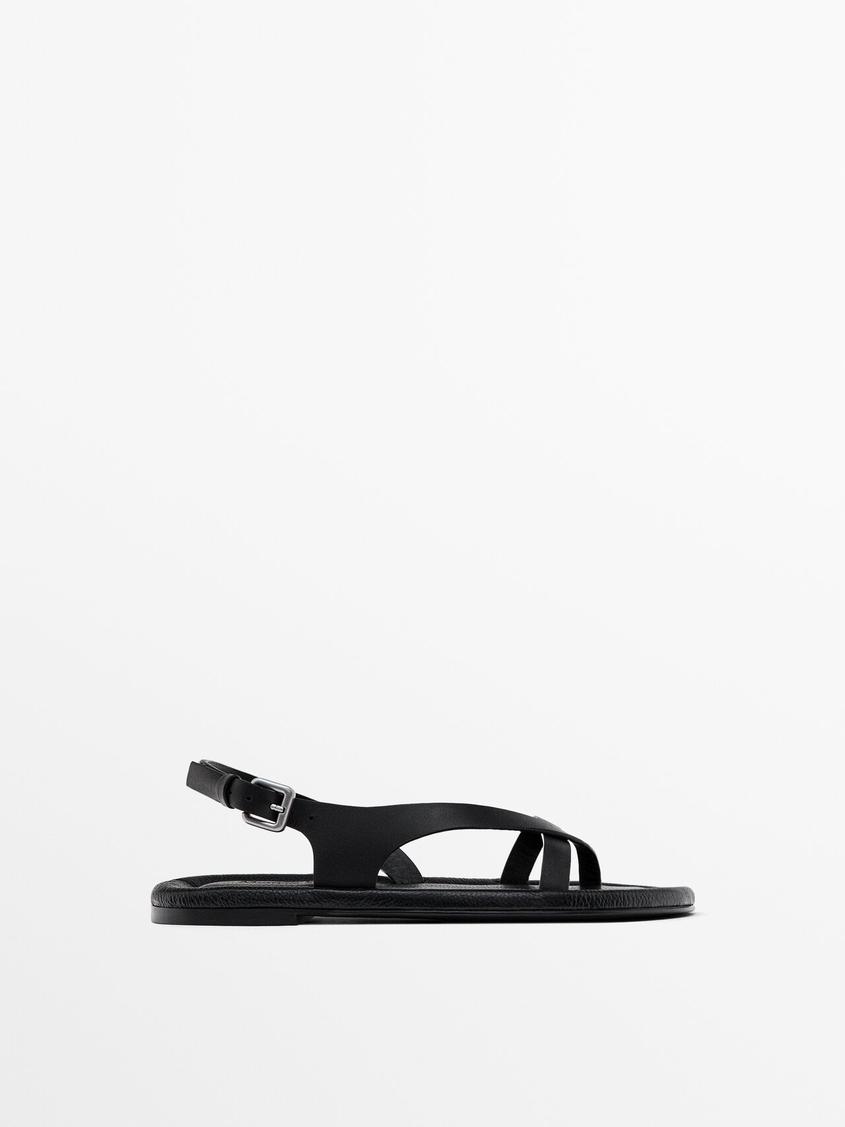 Sandales plates matelassées offre à 99,95€ sur Massimo Dutti